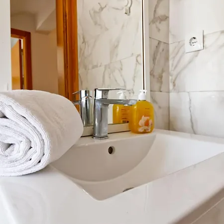 Lejlighed And Beautiful Flat *