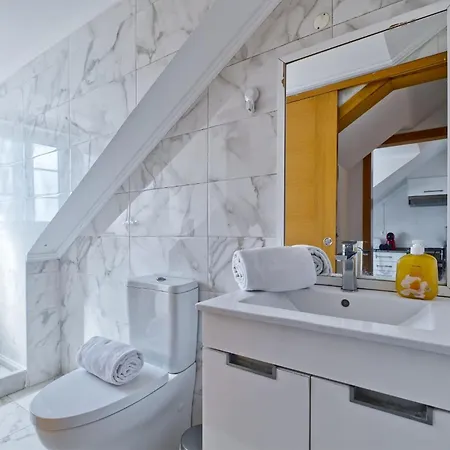 And Beautiful Flat Lisbona