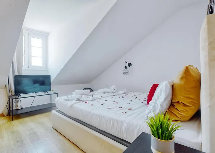 And Beautiful Flat Διαμέρισμα